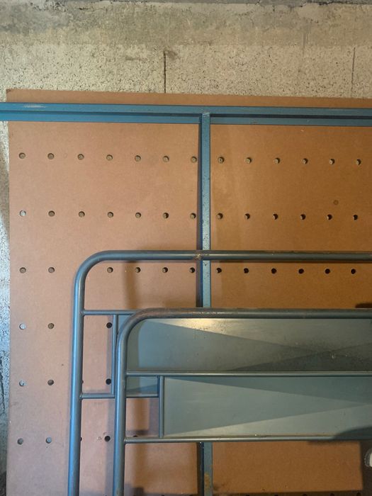 Cama antiga para restaurar + estrado