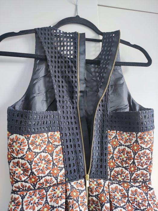 Krótka sukienka na wesele H&M rozmiar XS 34
odkryte plecy wizytowa