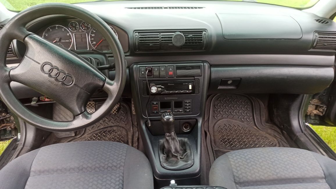 Audi a4b5 1995р. механіка 1.8 ADR пропан