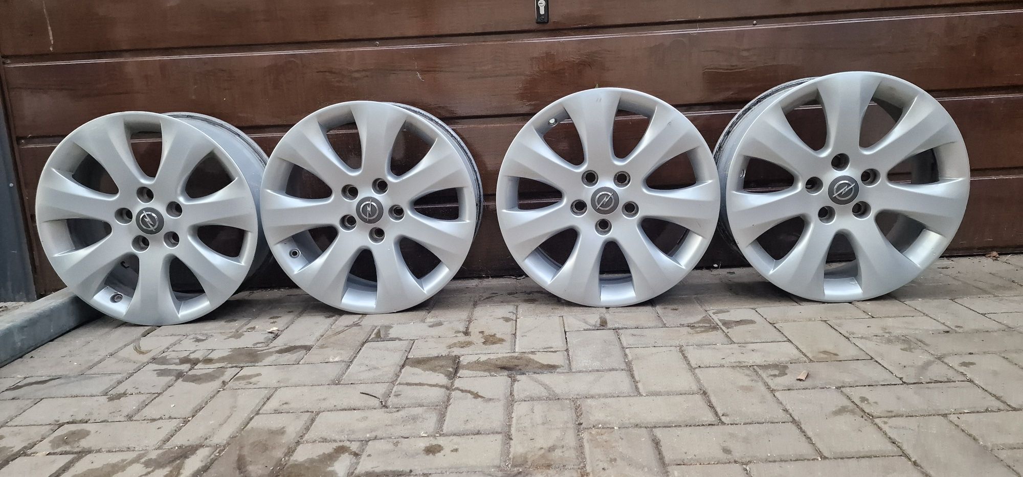 Felgi Aluminiowe Opel Insignia B-R17 5x115 ET44-7J