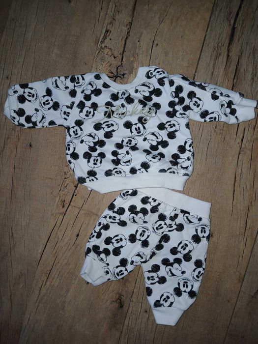 Komplet  zestaw dres Disney 0-1m zloty napis