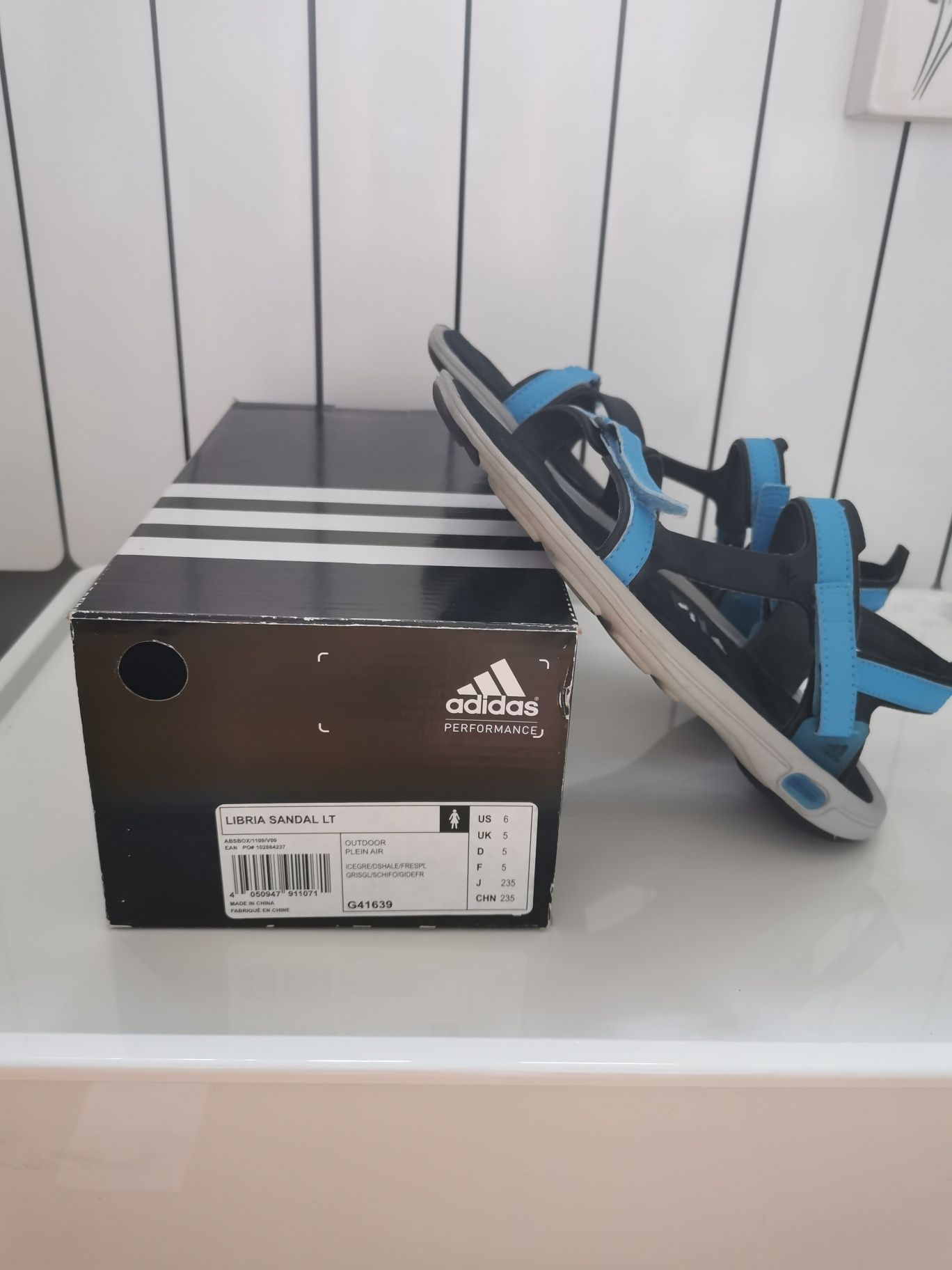 Sandały Adidas Libria 36