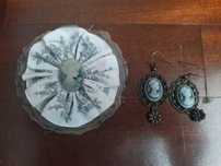 Conjunto de alfinete e brincos Camafeu