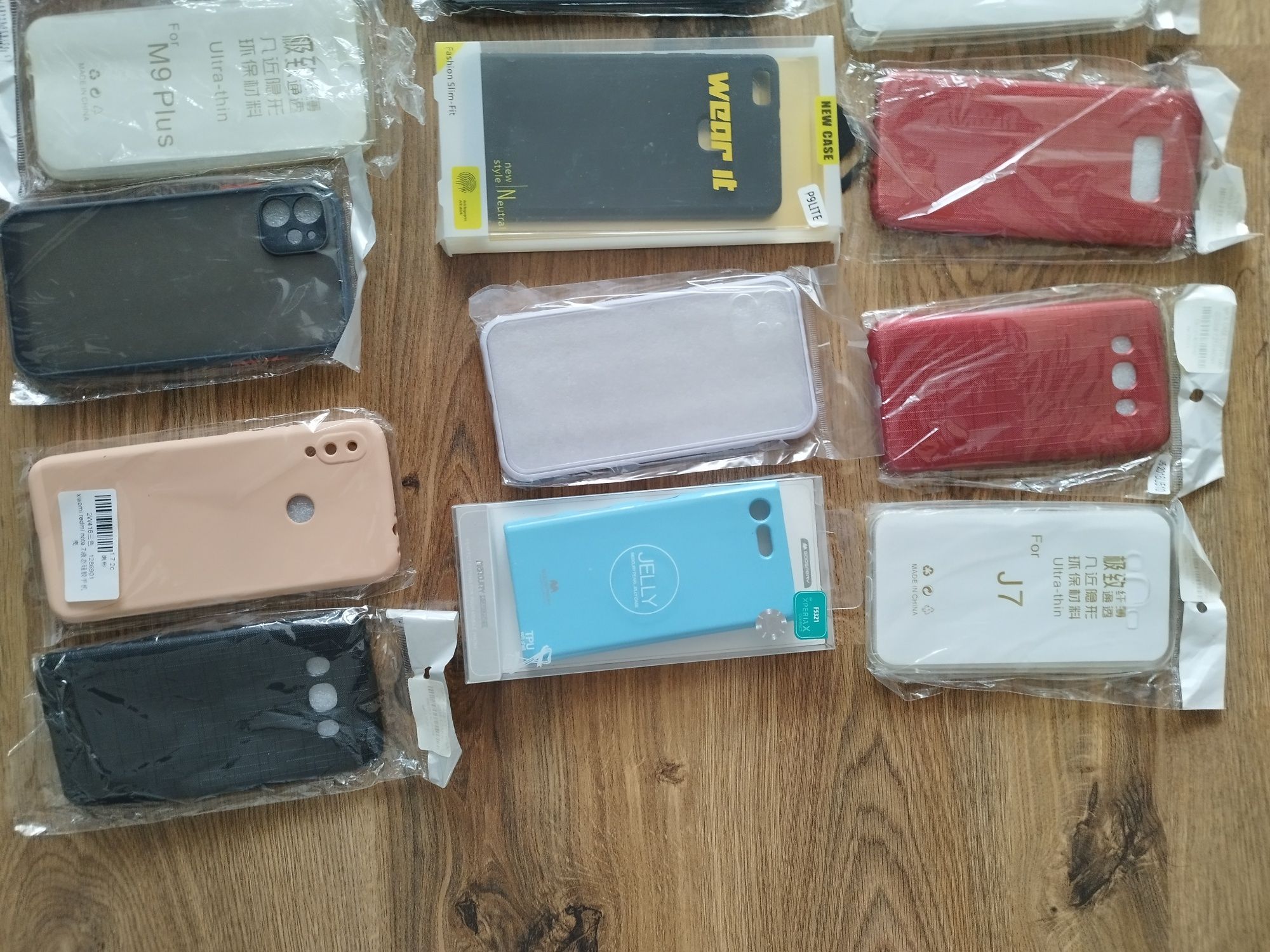 Zestaw 43 Etui do telefonów Sony Samsung Huawei HTC