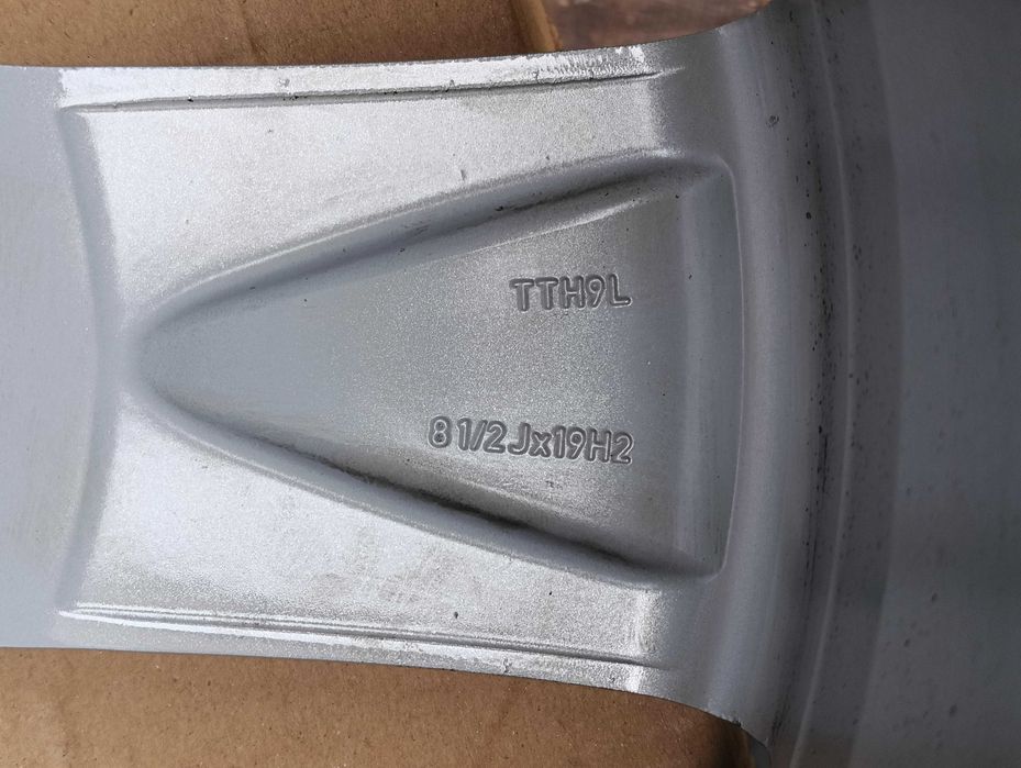 Alufelgi Dezent TTH9L 5x120 8,5jx19 ET35 BMW Insignia VW T6 Transporte