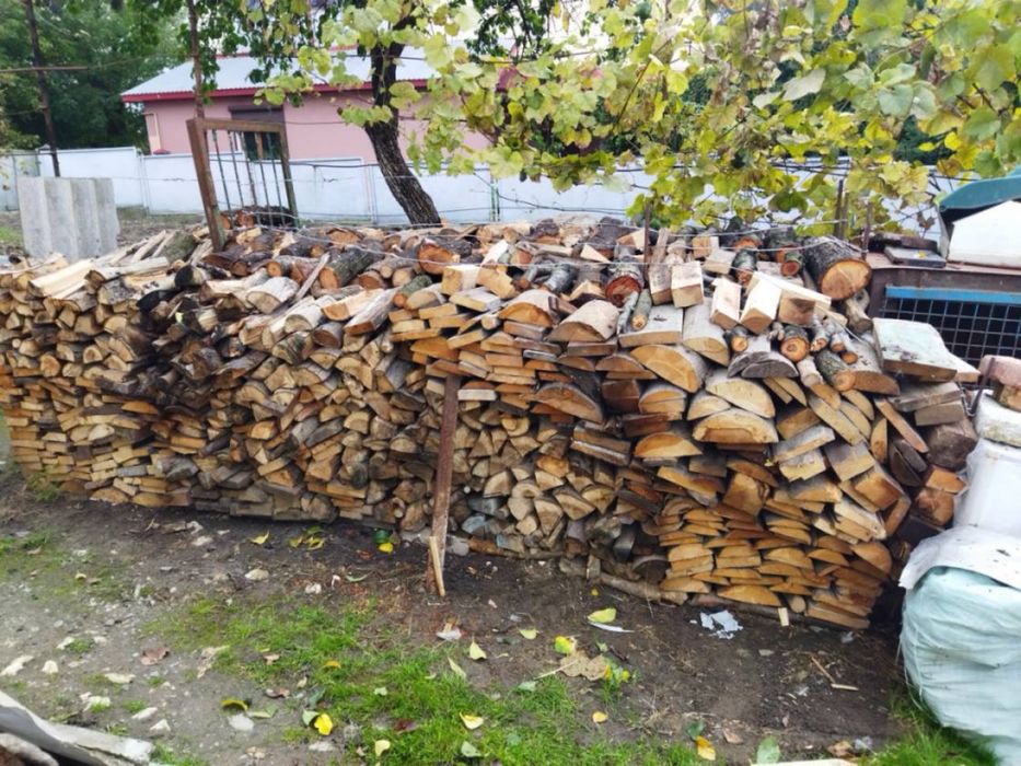 Дрова рубані