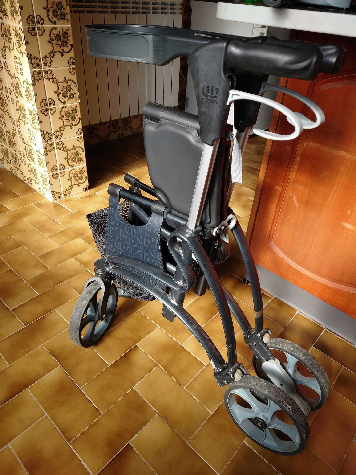 Andarilho Invacare Dolomite Jazz II 510 com extras