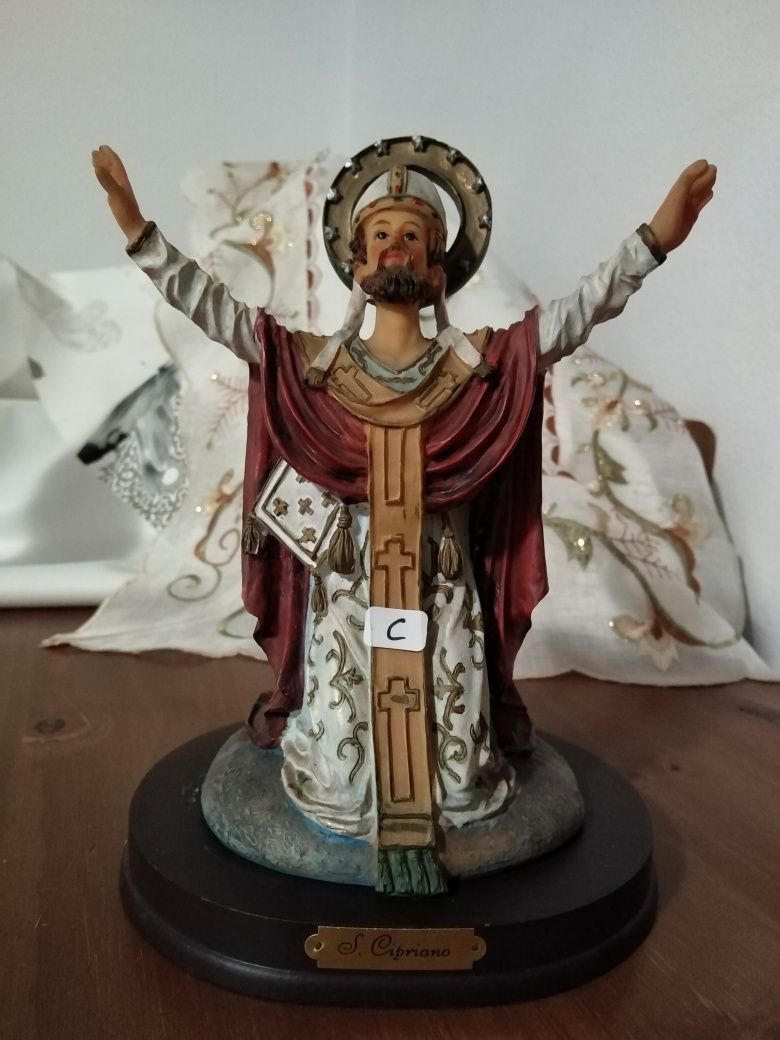 Figuras religiosas em marfinite