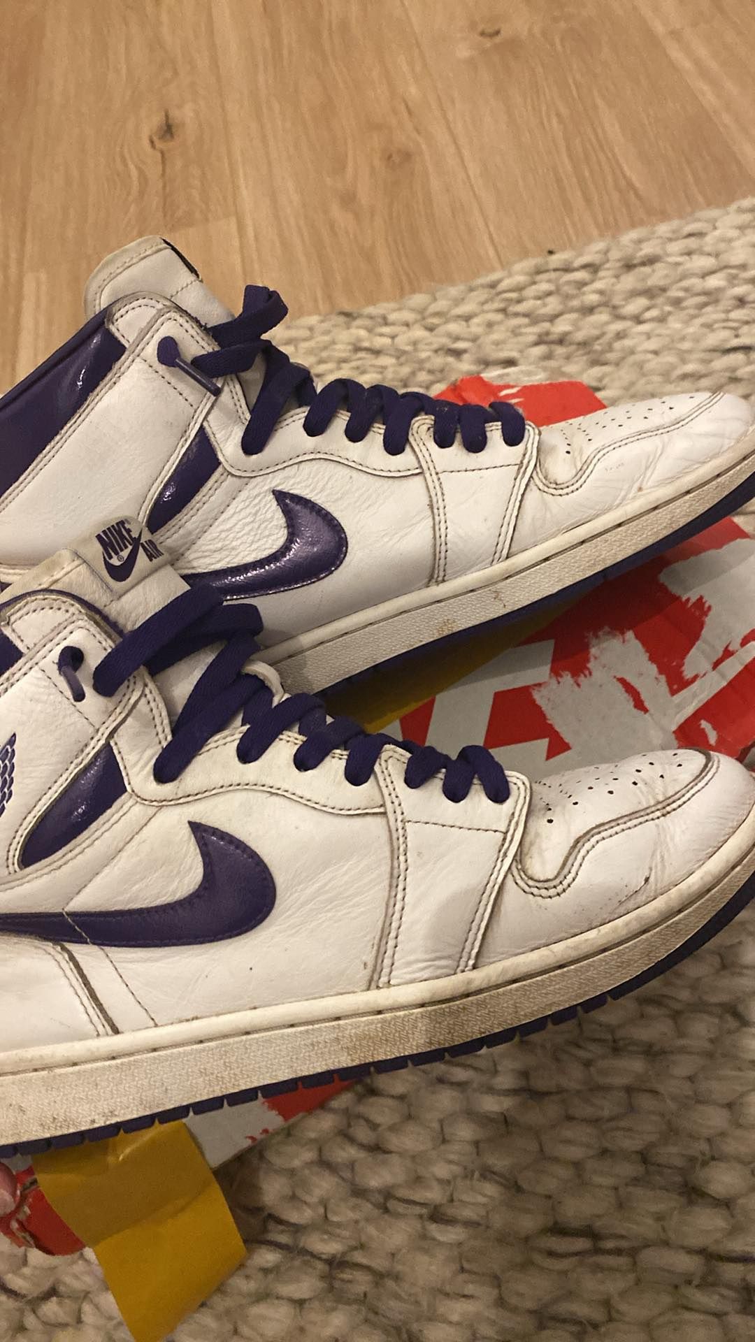 Air Jordan Retro High Court Purple