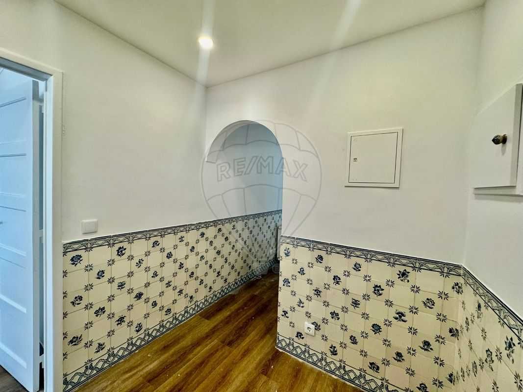 T2 + 1 no centro de Loures remodelado - BAIXA DE PREÇO
