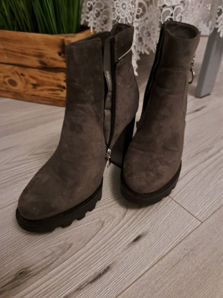 Buty nowe lekka koturna