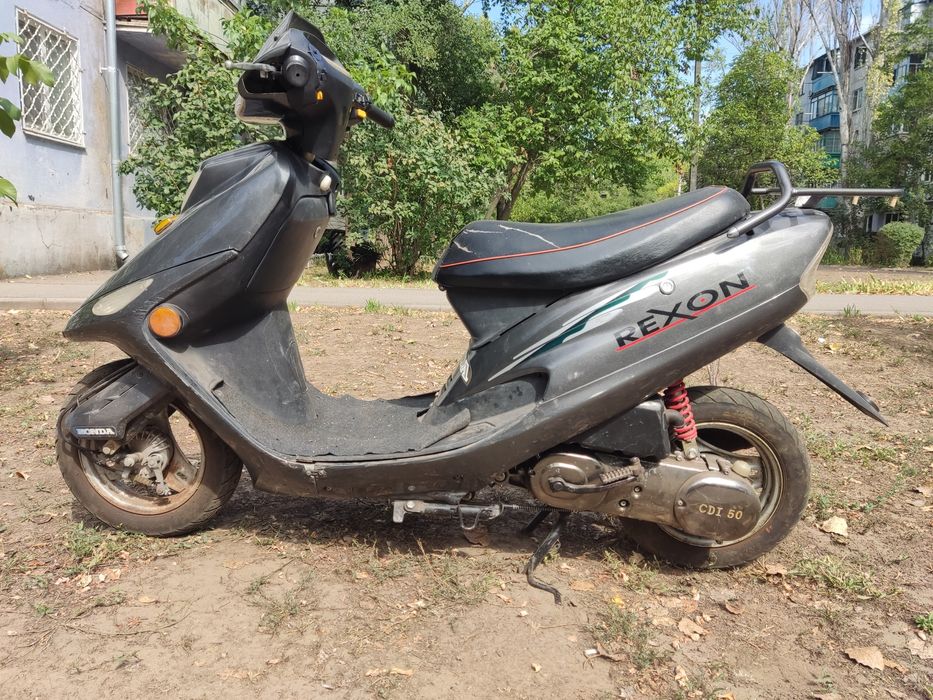 Продам скутер honda rexon.