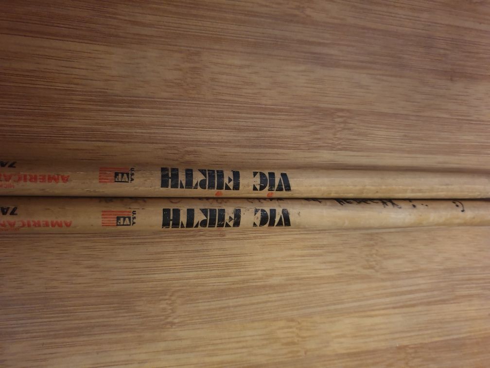 Барабанні палочки Vic Firth