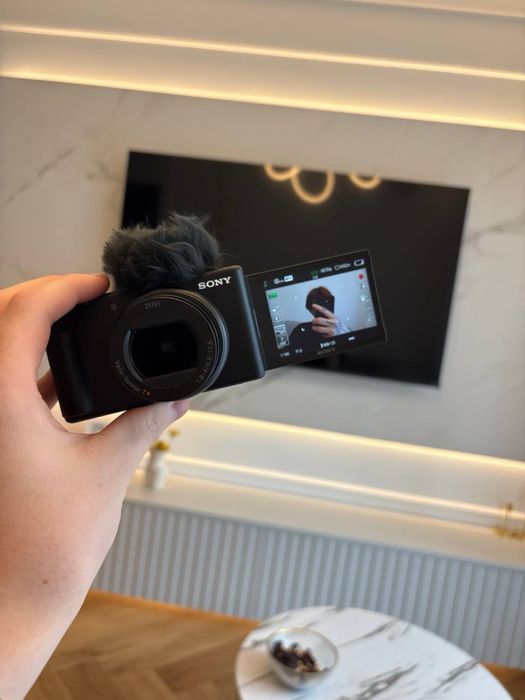 Sony ZV-1 m2 + повний набір аксесуарів (штатив, спалах, чохол)