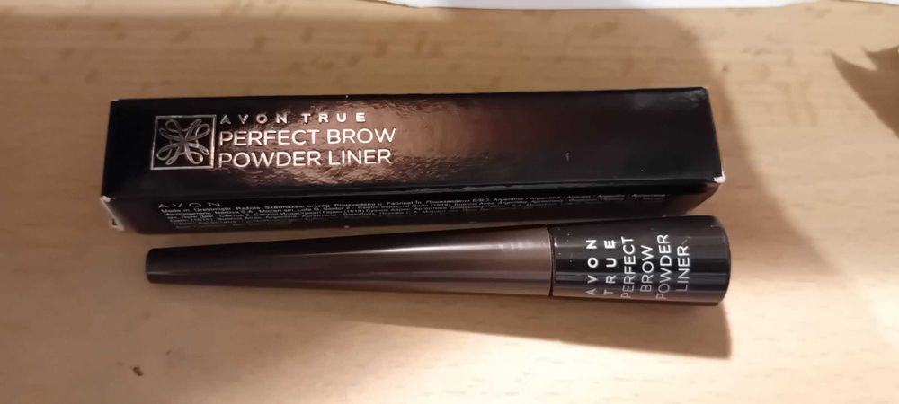 Cień do brwi True z Avon!