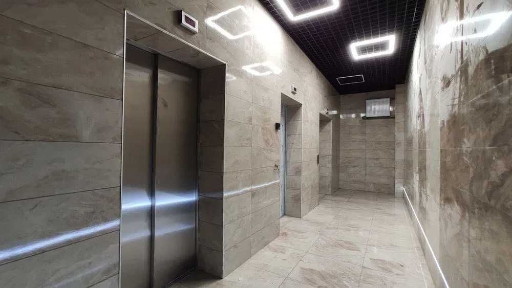 м. Лівобережна, ЖК Каховська, Євродвушка 45м, Власник.