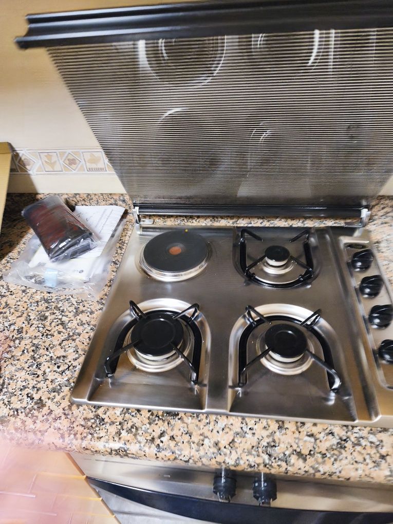 Placa a gás com bico eletrico da marca Teka