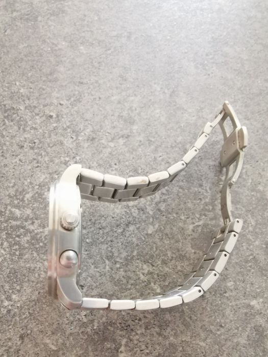 Relógio com a insígnia BMW