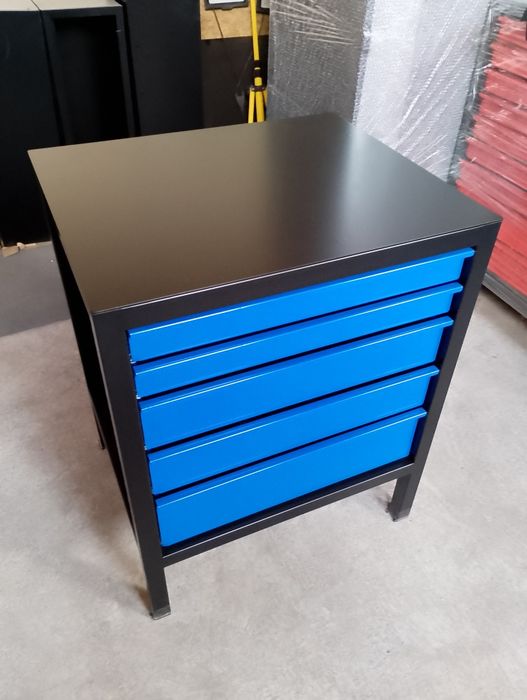 Solidny metalowy stół do warsztatu. 200x60