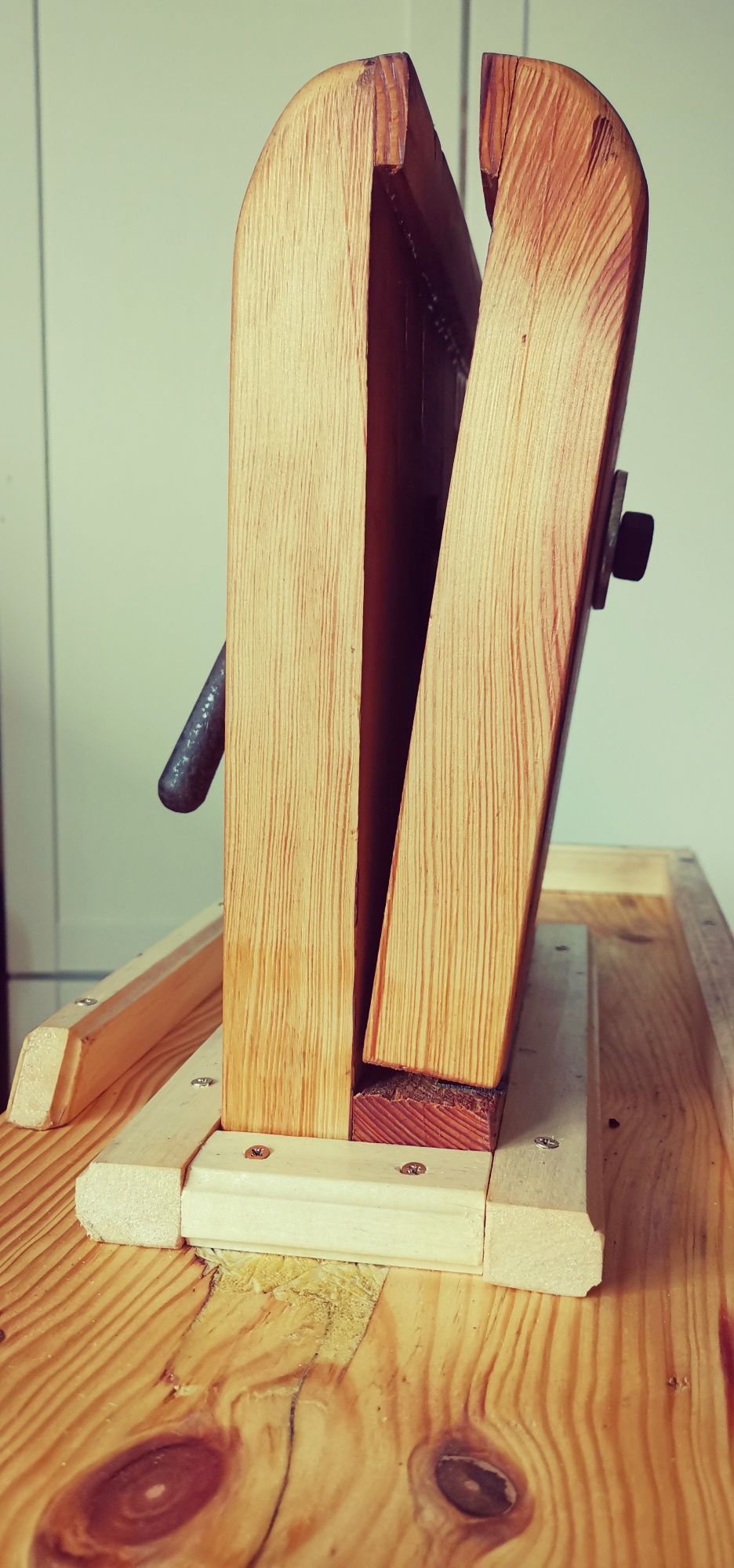 Konik rymarski drewniany oryginalny odnowiony antyk kaletniczy rymarz