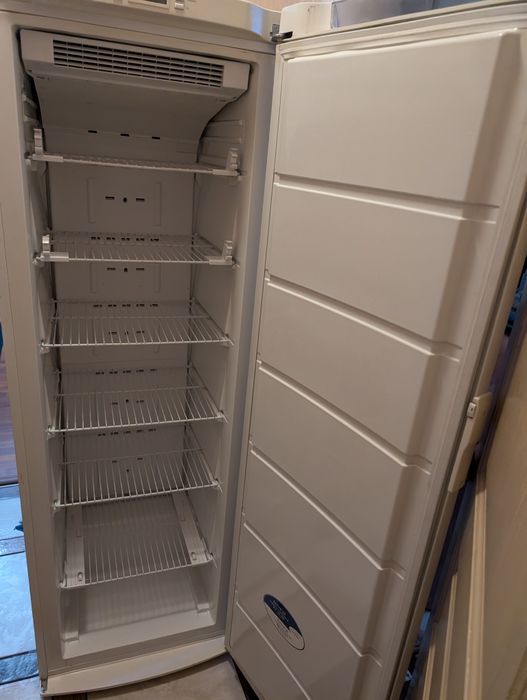 Морозильная камера Electrolux