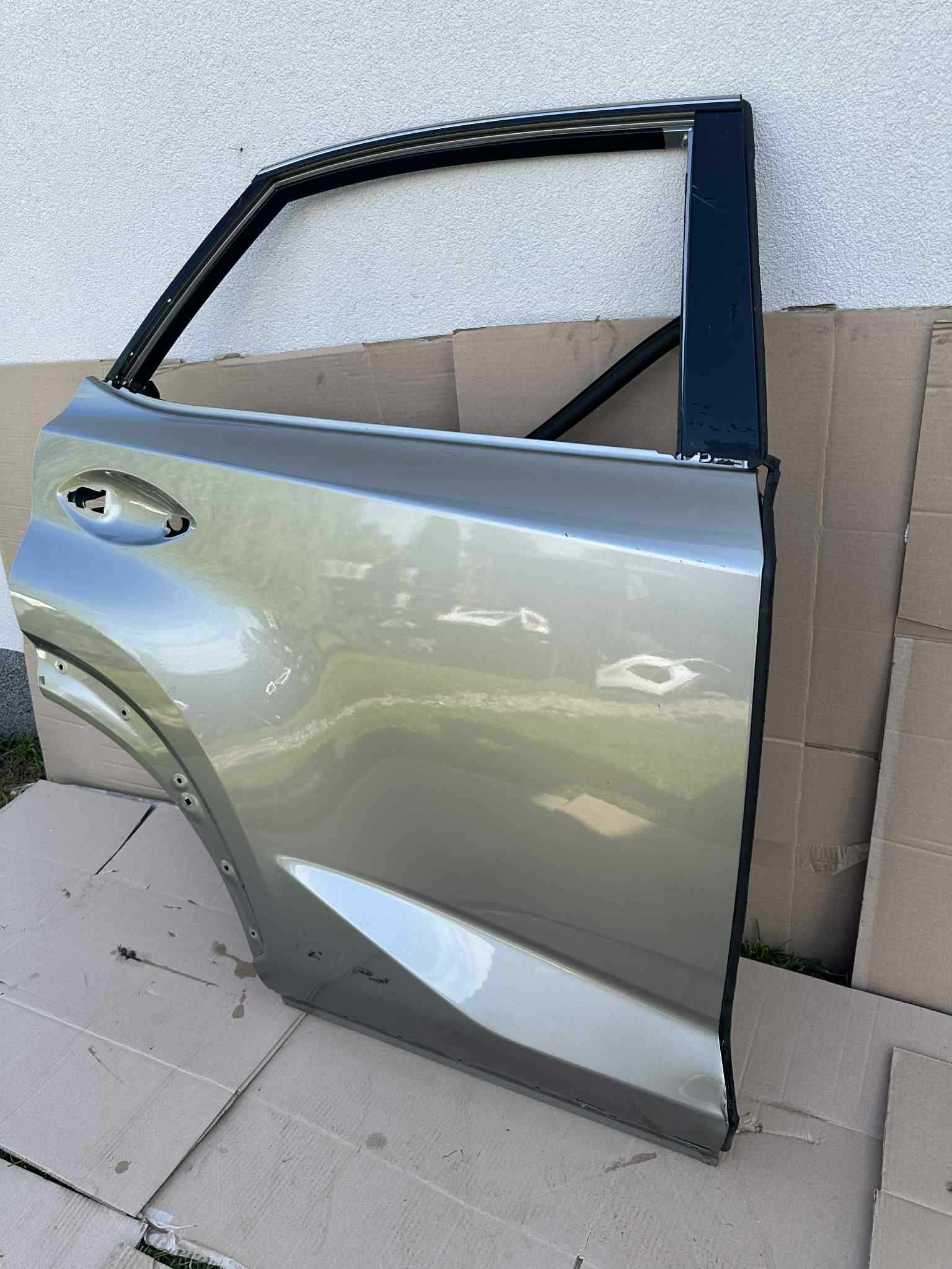 Lexus NX 14- drzwi prawe tylnie/tył