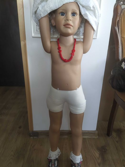 Lalka kolekcjonerska, winylowa, Susan Lippl, 95cm, w stroju ludowym