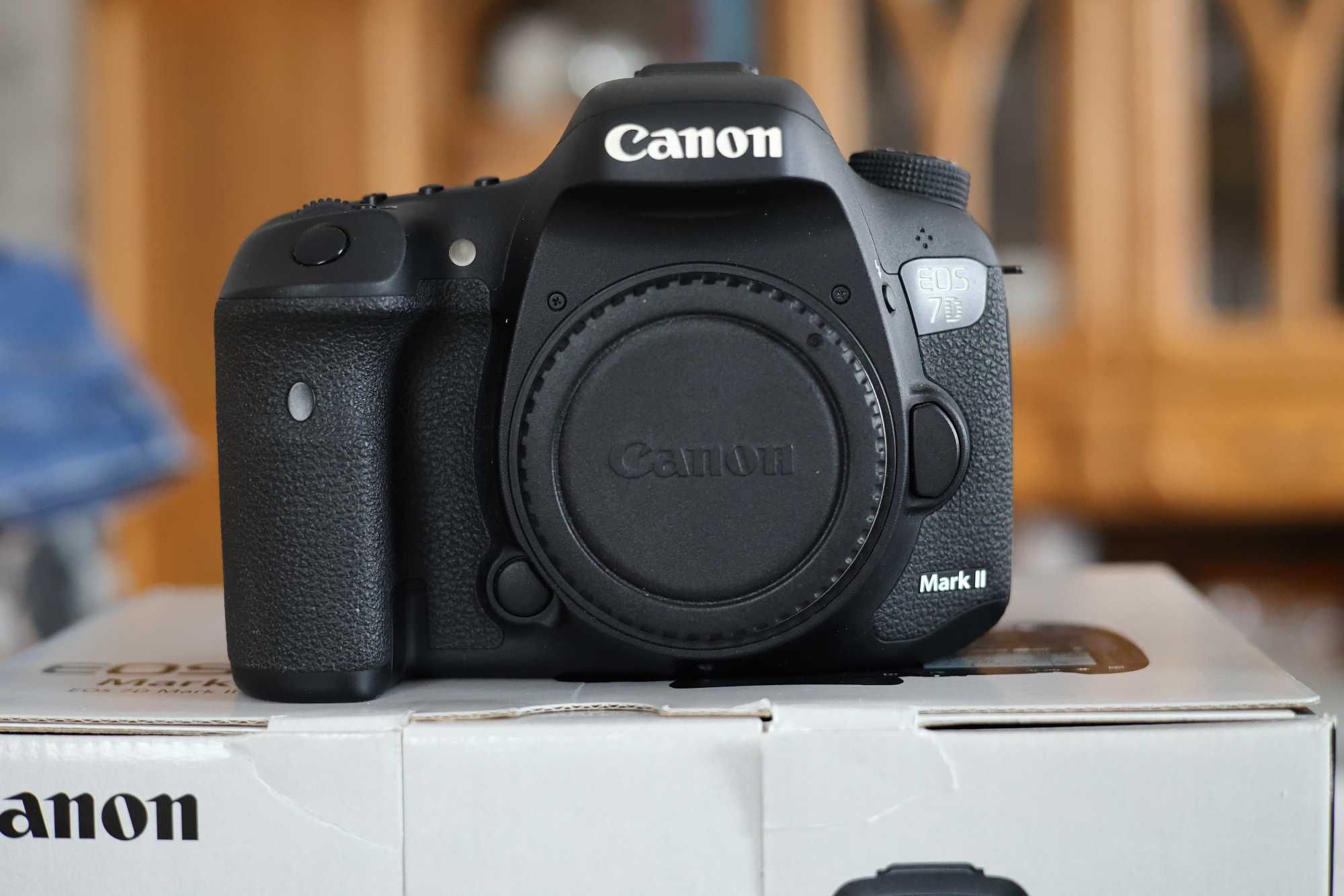 Canon 7D Mark II + bogate wyposażenie