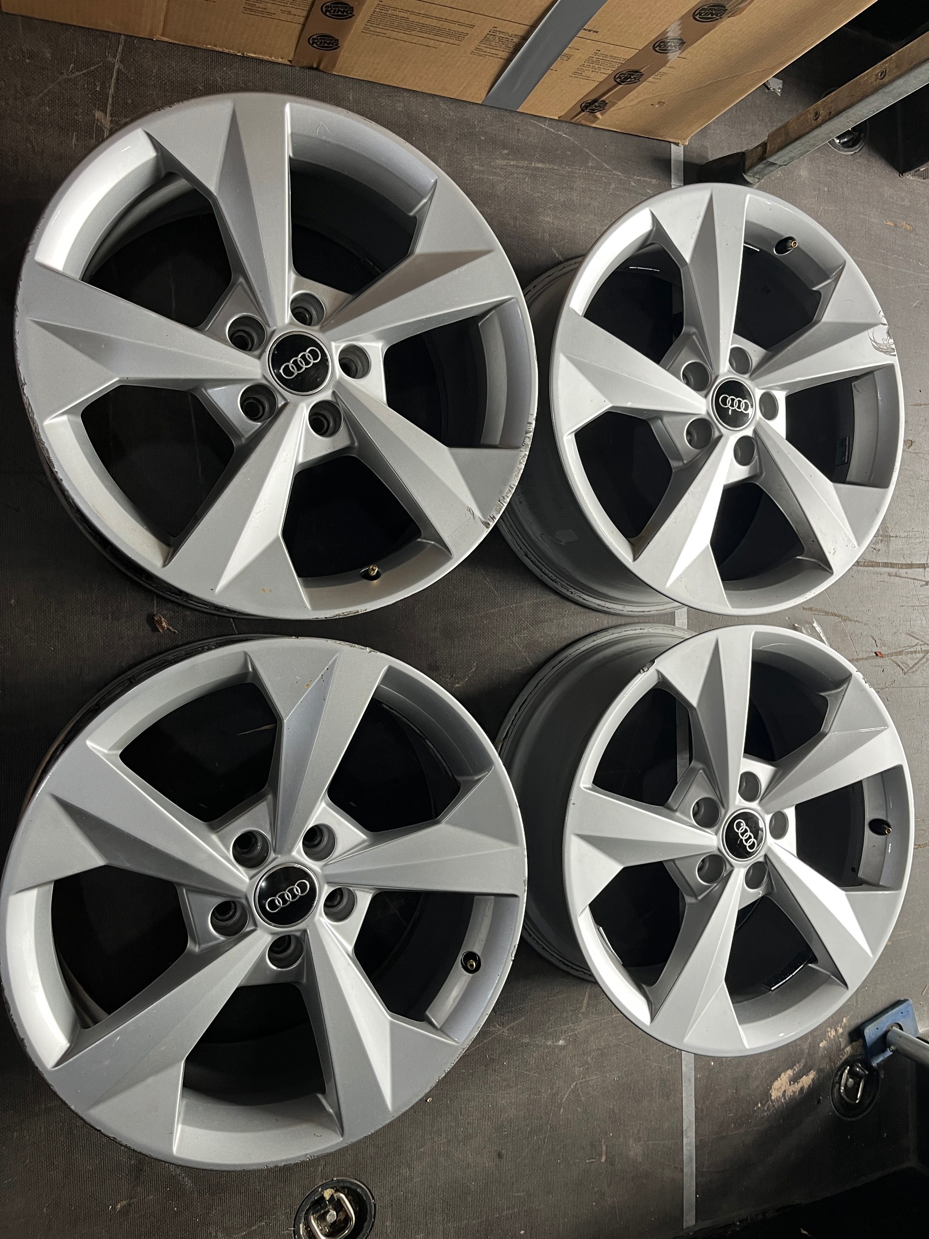 Audi 18” oryginalne felgi