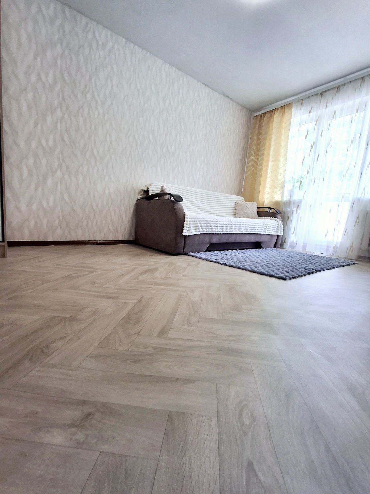 33м2 самый ЦЕНТР Продам  1 кім квартиру