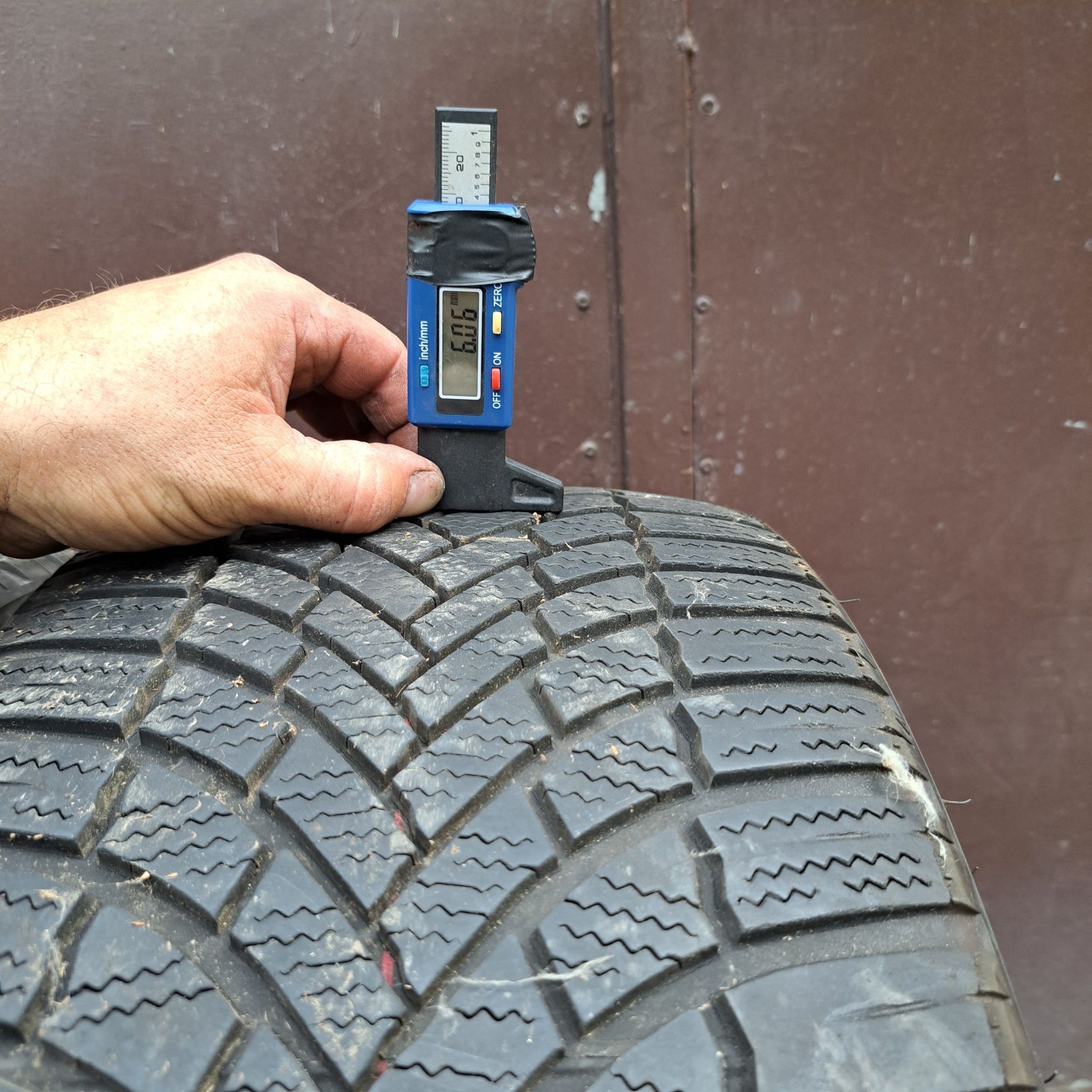 Opony zimowe R19 225/40/19 Bridgestone Blizzak LM005