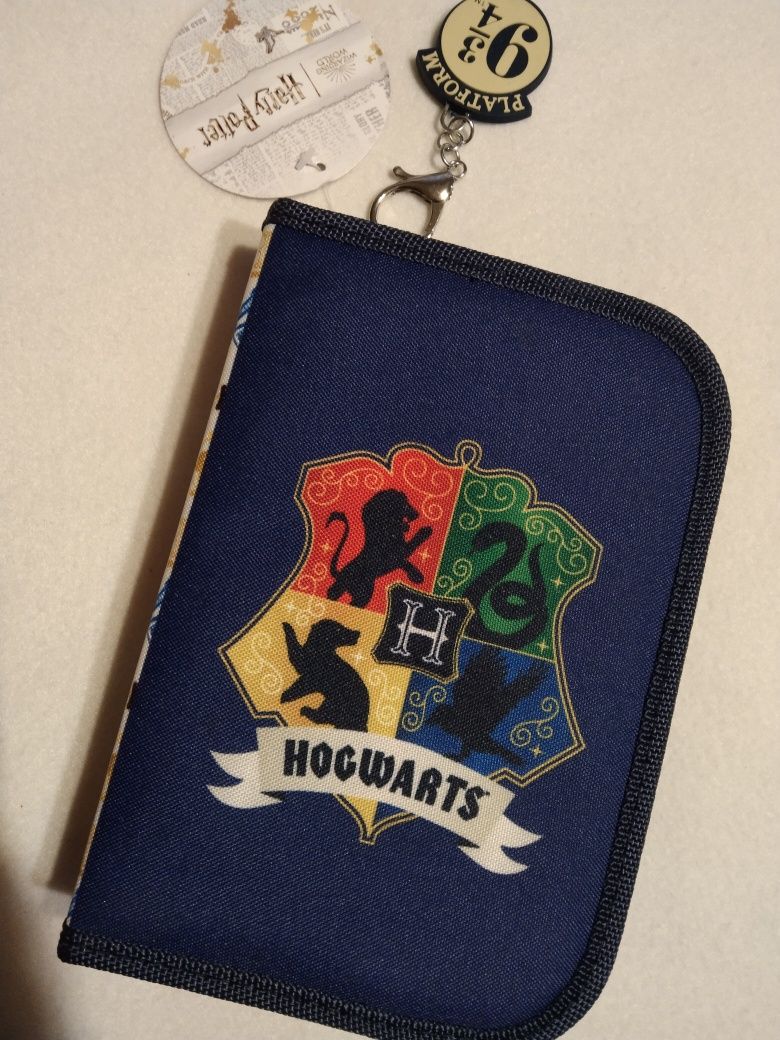 Harry Potter piórnik Hogwart kredki pisaki gumka