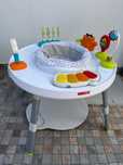 Mesa de jogos para bebés