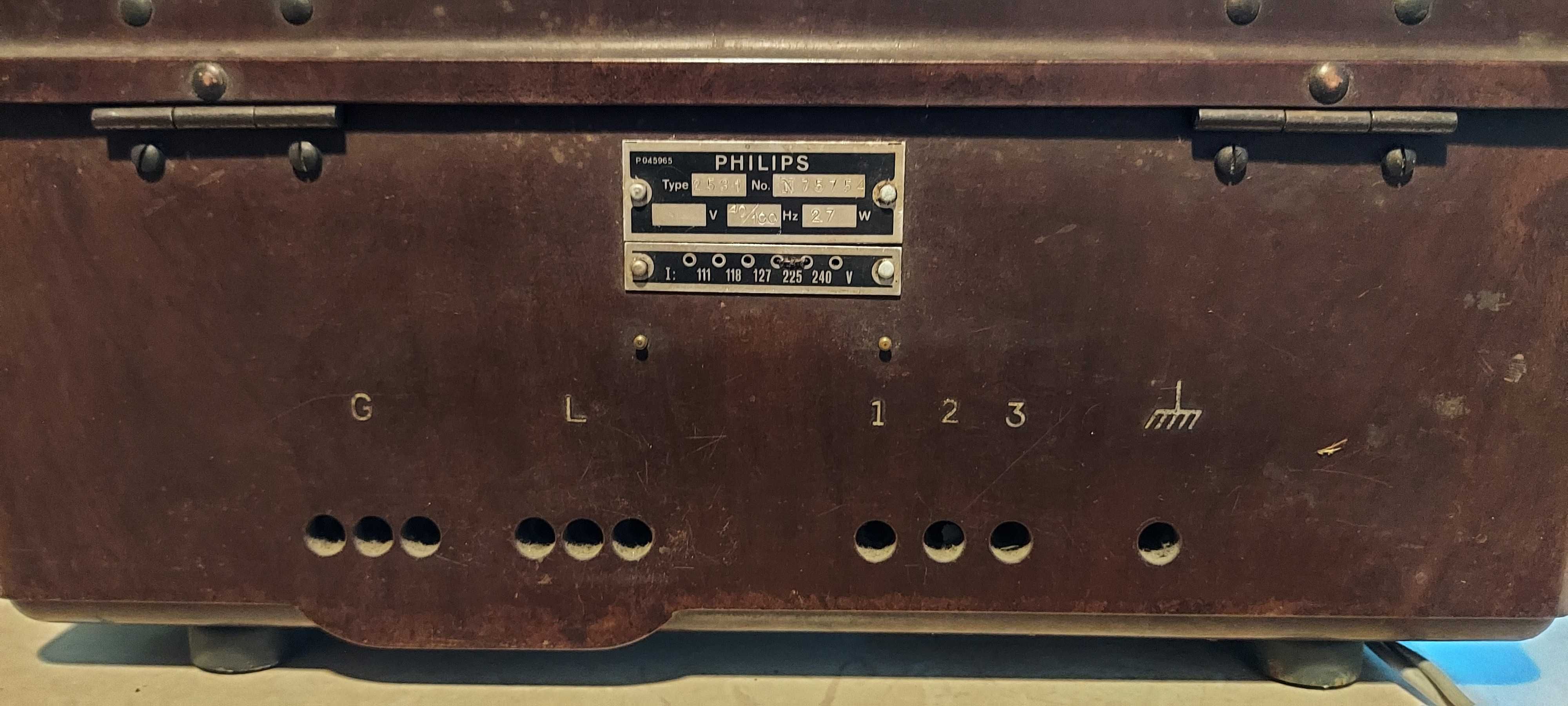 Radio zabytkowe Philips typ 2531 z 1930r.