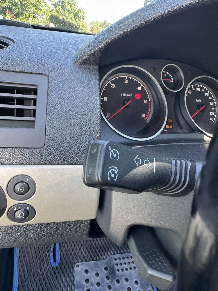 Opel Astra 1.9 SDTI в рідні фарбі