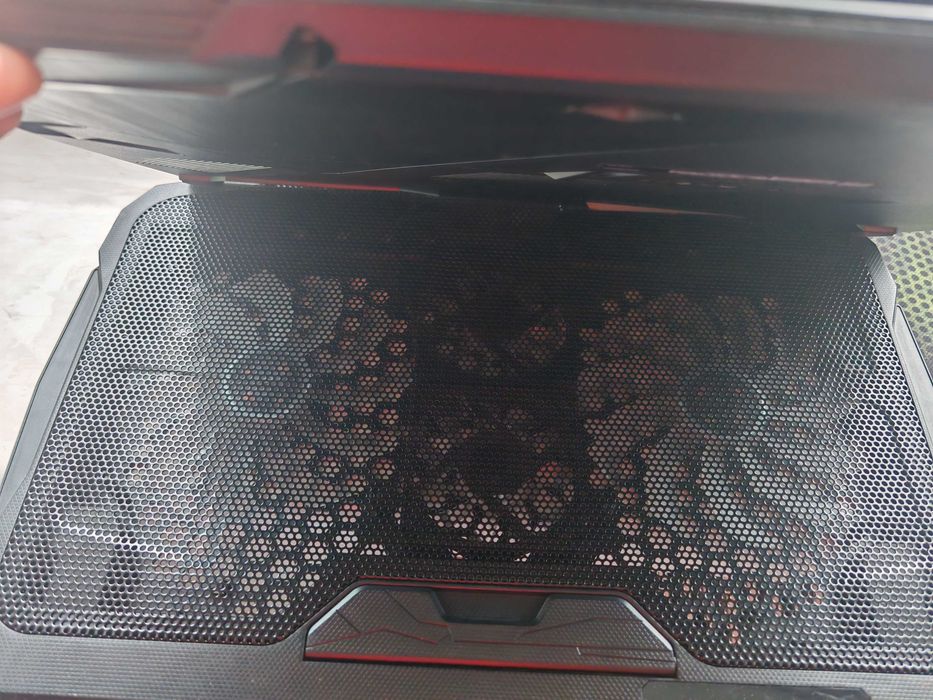 Laptop metalowy gamingowy MSI 8 rdzeni i5 16gb Ram 512gb SSD