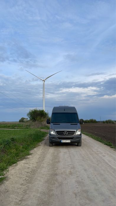 Вантажні перевезення, бус, вантажне таксі