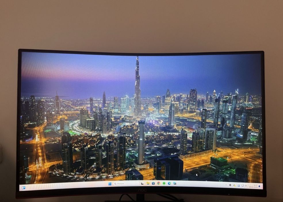 Monitor LG 32" Curvo FHD