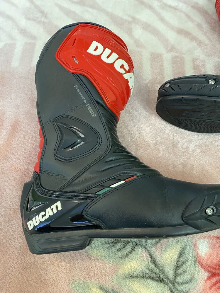 Жіночі спортивні мотоботи TCX DUcati  (Alpinestars Sidi Bmw)