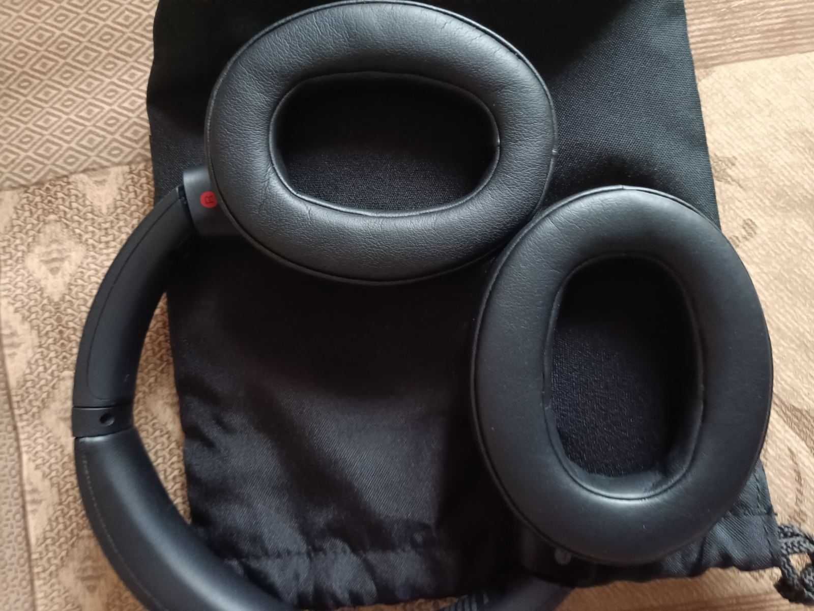 Беспроводные наушники с шумоподавлением SONY Extra Bass WH-XB900N