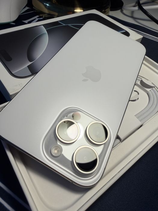 iPhone 16 Pro Max branco 512GB