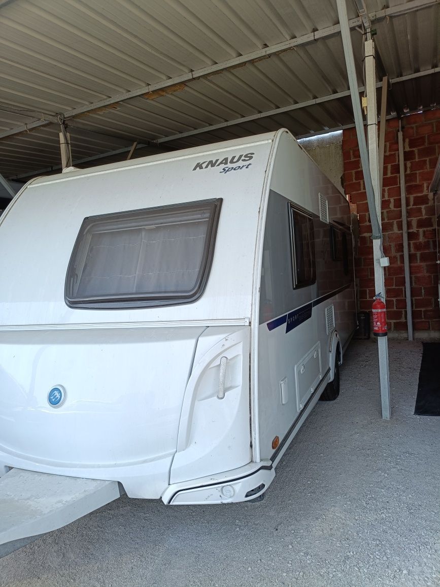 Caravana knaus semi nova