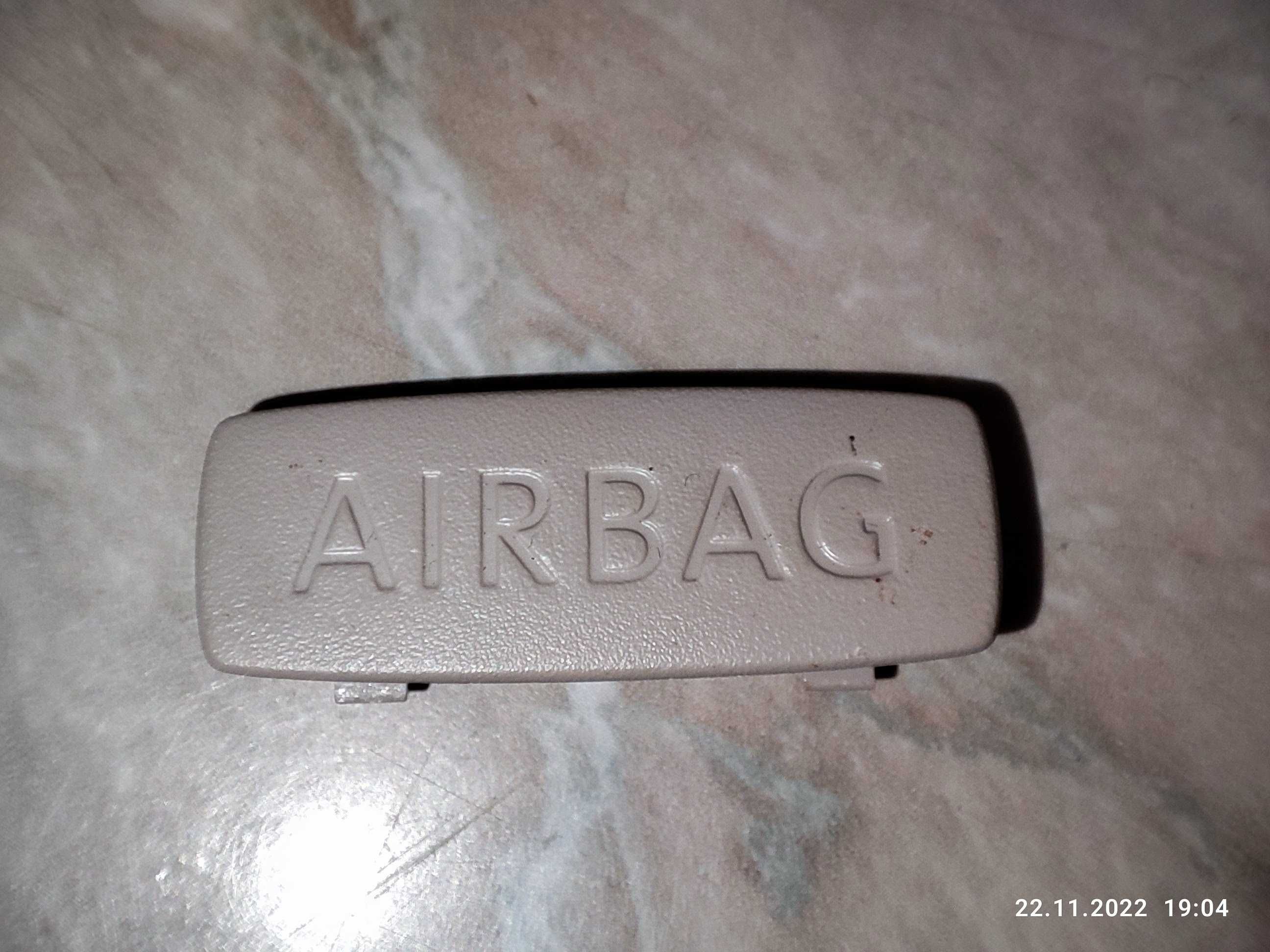 Накладка з емблемою AIRBAG 1t0853437b 1k8853437