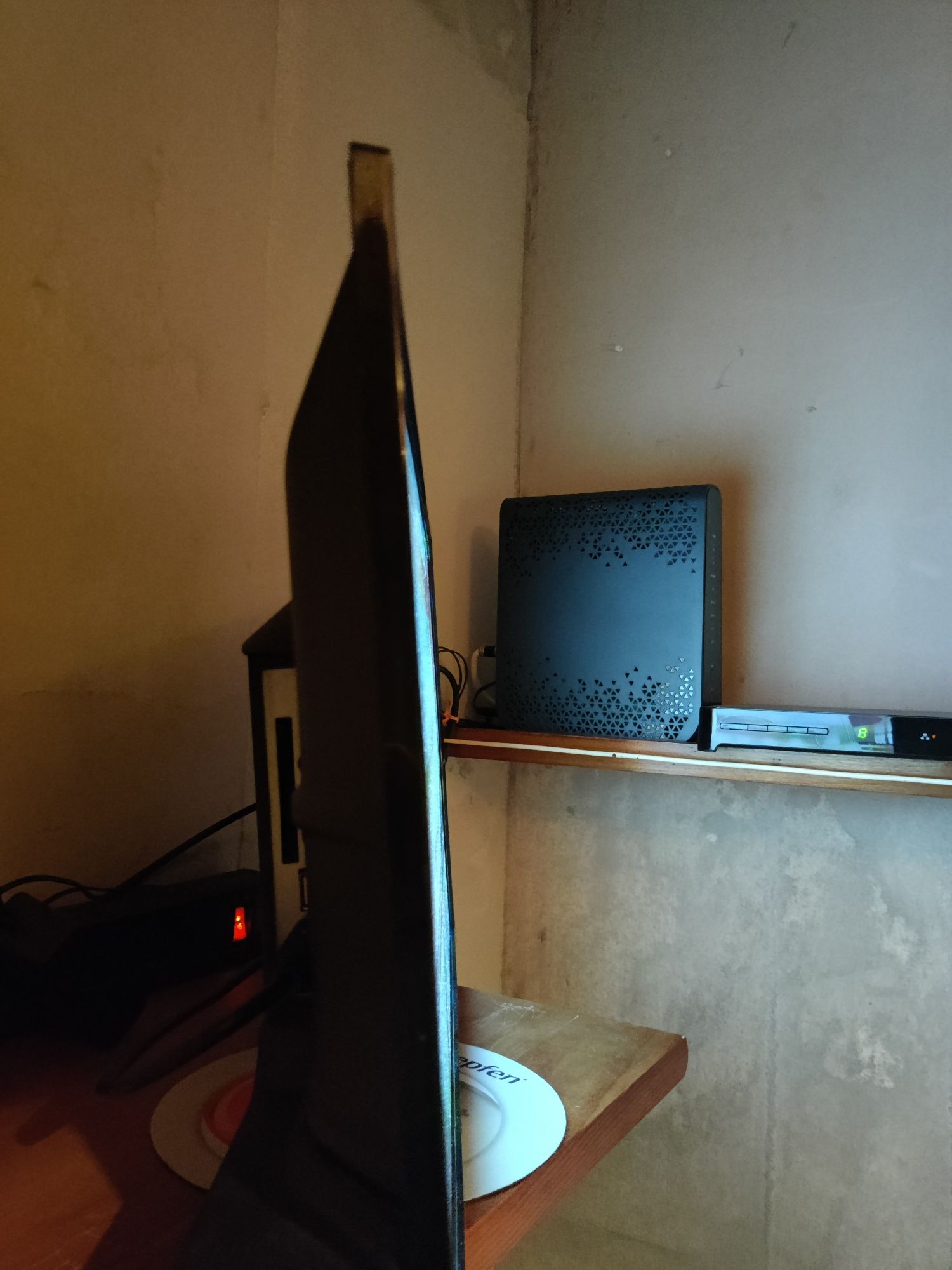 Tv LCD. Silver. Nova.