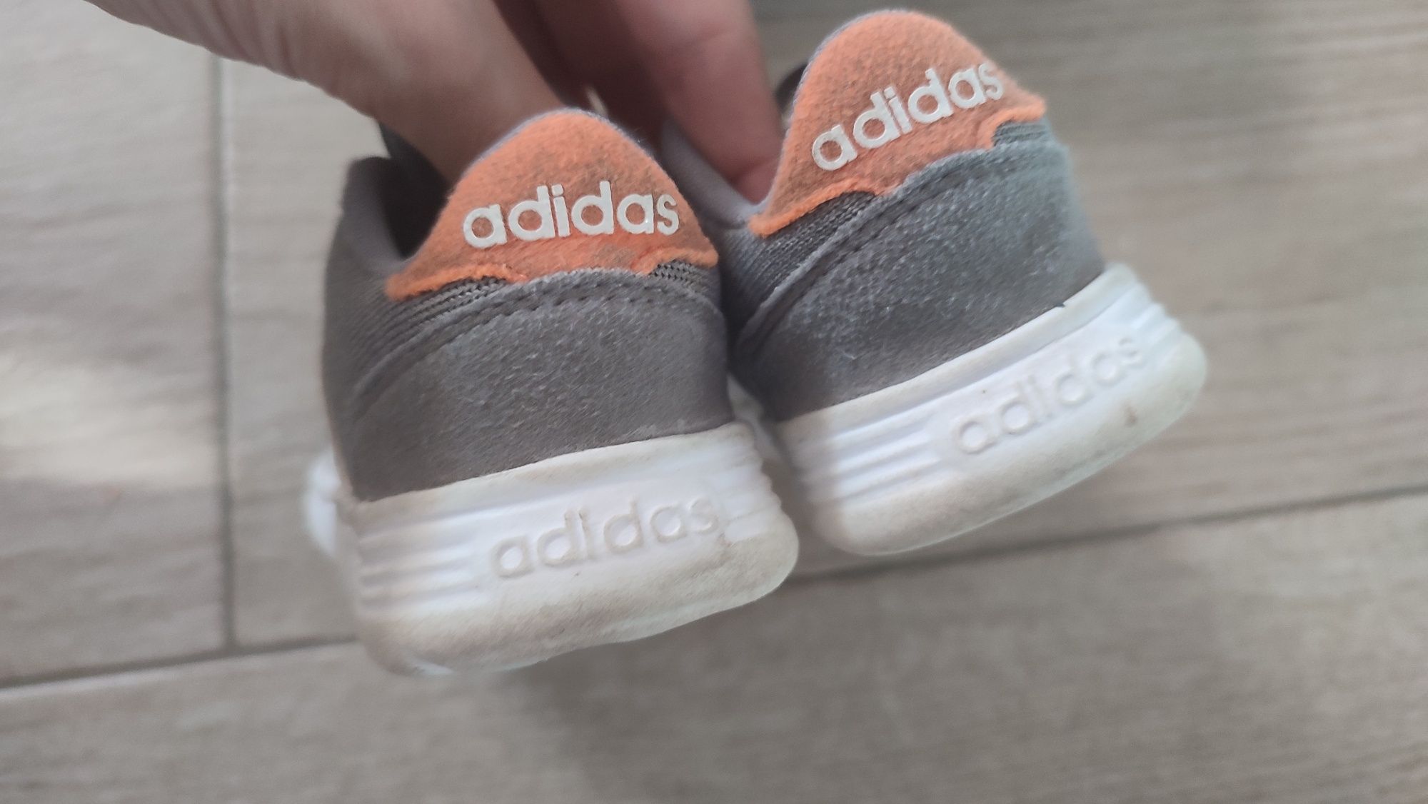Adidaski Adidas szare r. 22