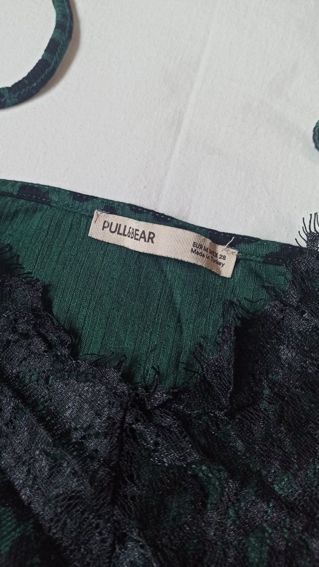 Top de alças verde com renda padrão tigresa P&B