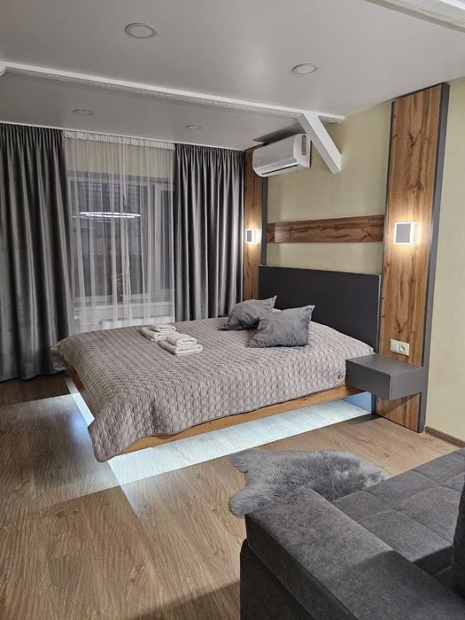 Здам подобово 1 кімнатну квартиру в центрі міста, 5хв до Старого міста