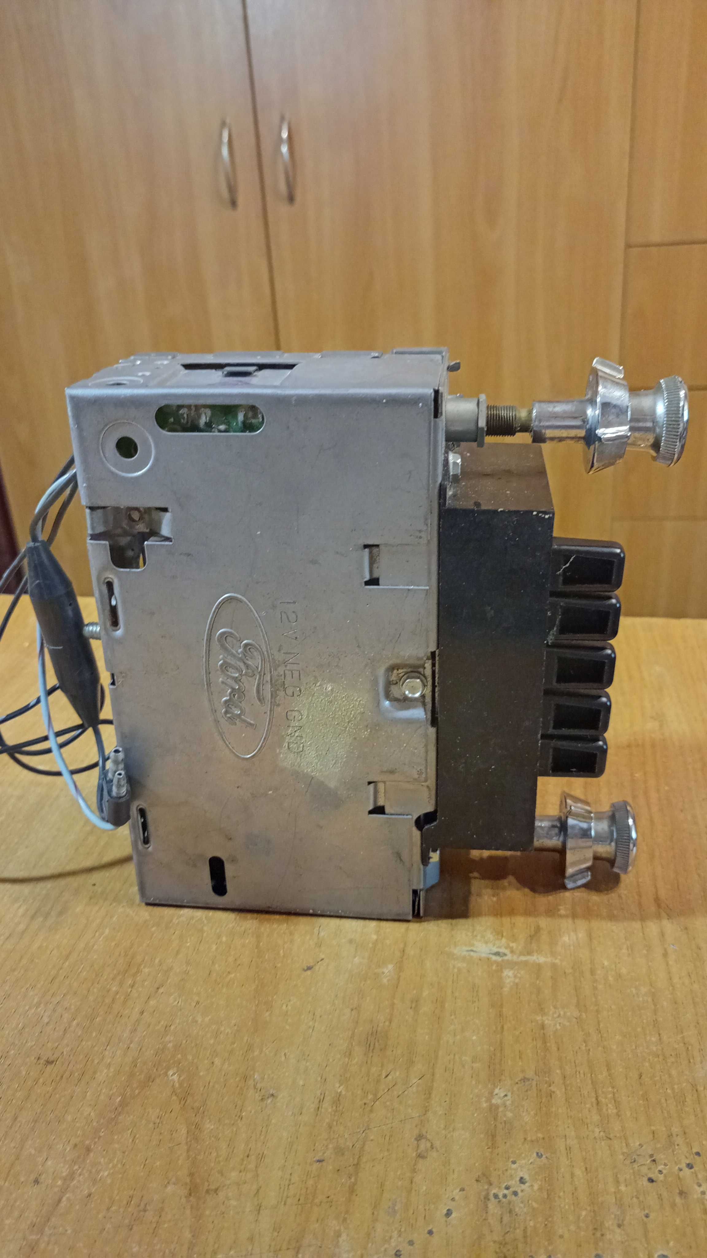 Авторадиоприёмник "Ford Aeronutronic"  1978 г.