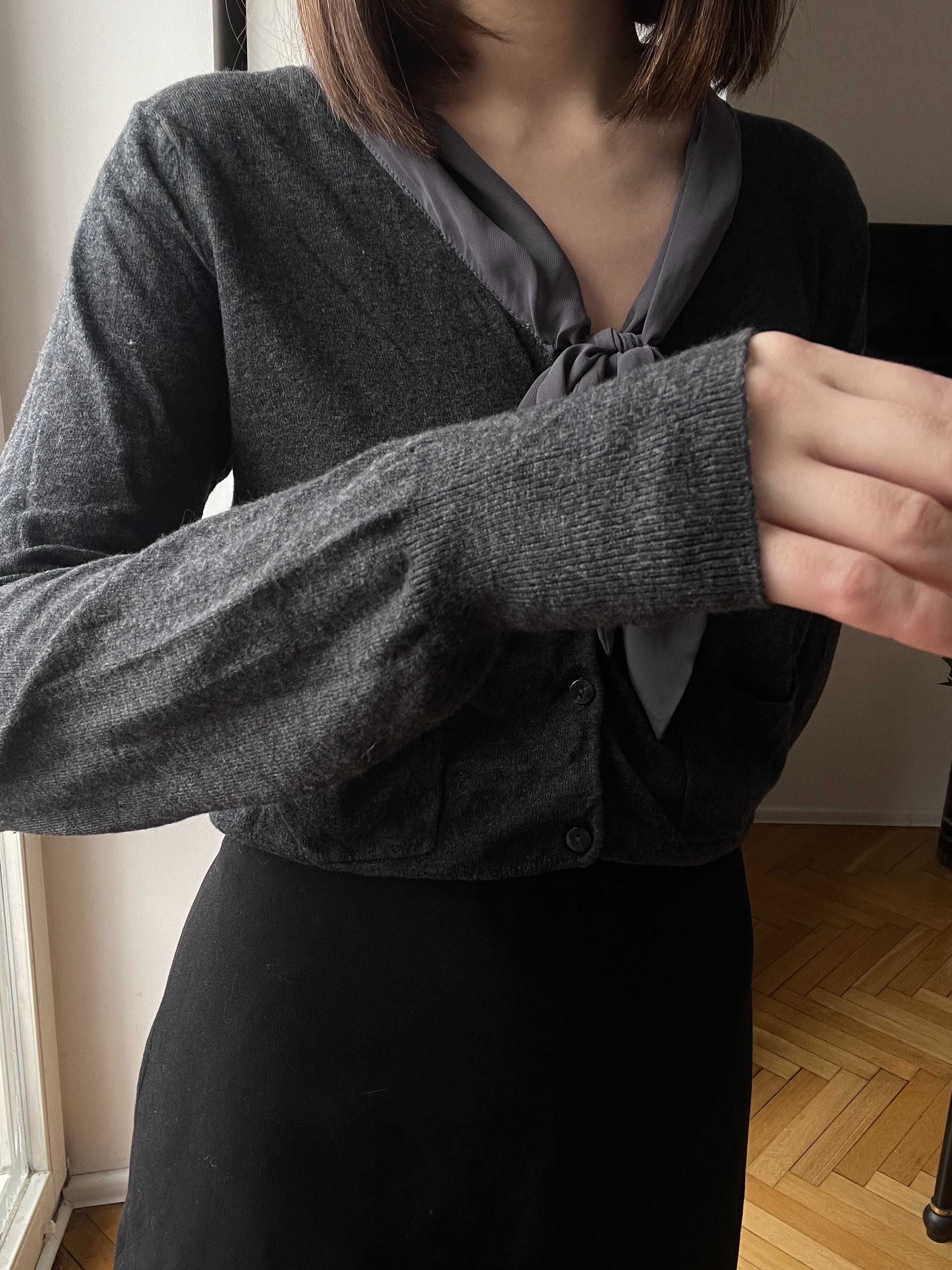 Ciemnoszary sweter z wiązaniem w kokardkę bawełna/wiskoza/angora