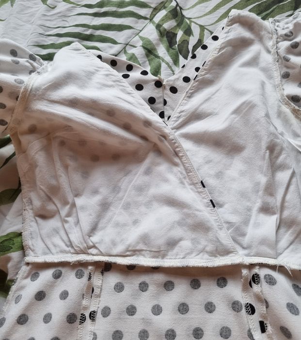 Biała sukienka w czarne groszki, kropki Laurella Matilde Dots XS/S